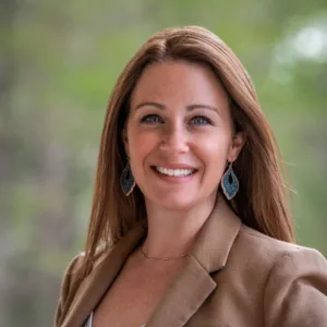 Shelly Dresdner headshot